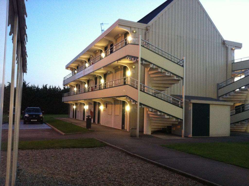 Premiere Classe Amiens Est - Glisy Hotel Exterior photo